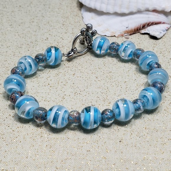 handmade Jewelry - Swirled Glass Bead Bracelet 7.25" Blue and White